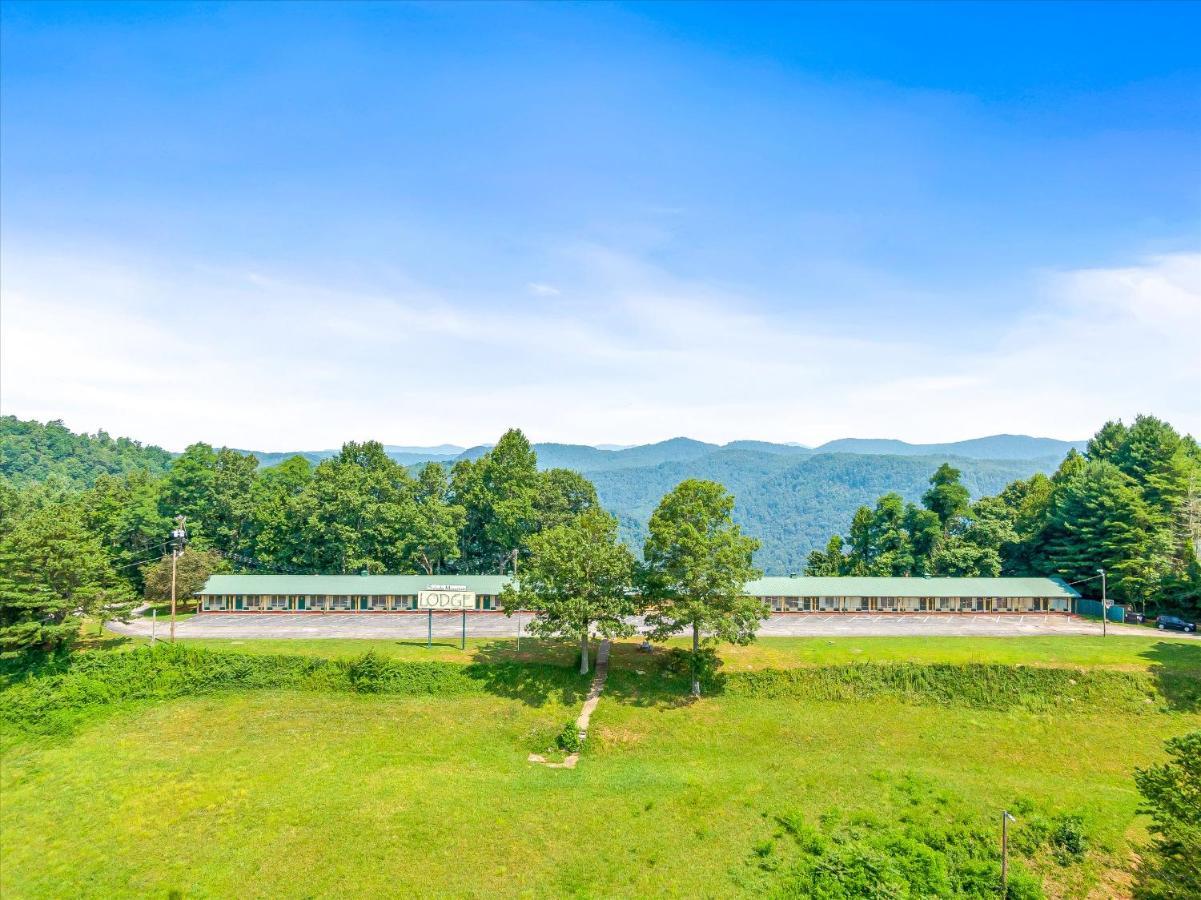 Green River Lodge Saluda Exterior photo